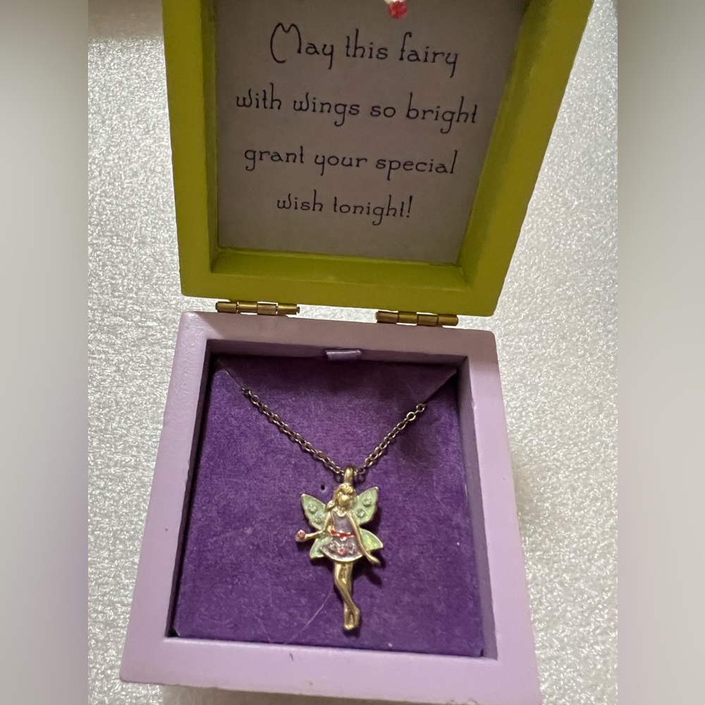 Fairly happy little girl necklace in keepsake box NWT in original box